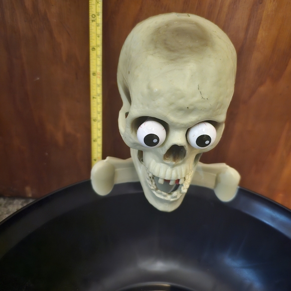 Rare Gemmy Animated Halloween Eyes Popping Skeleton Skull Head Candy Bowl (READ) - Picture 8 of 9